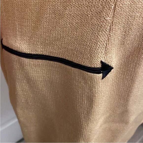 St. John Collection Elegant Women's Cream Blazer with Black Trim, US12 - Picture 4 of 9